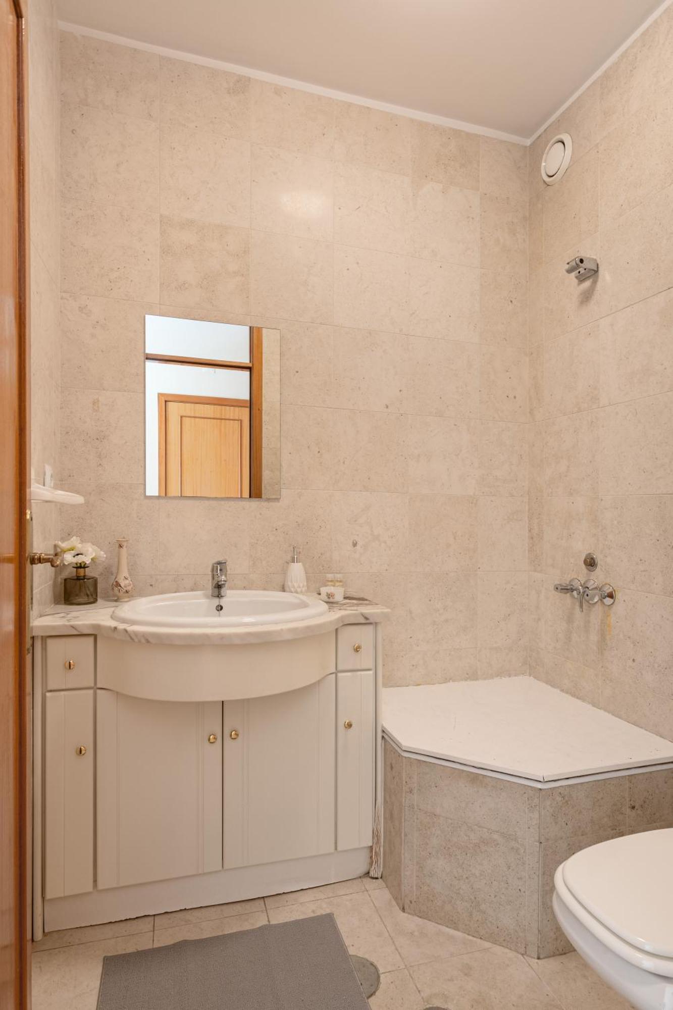 Joivy Stylish City Centre Flat With Parking Maía Kültér fotó