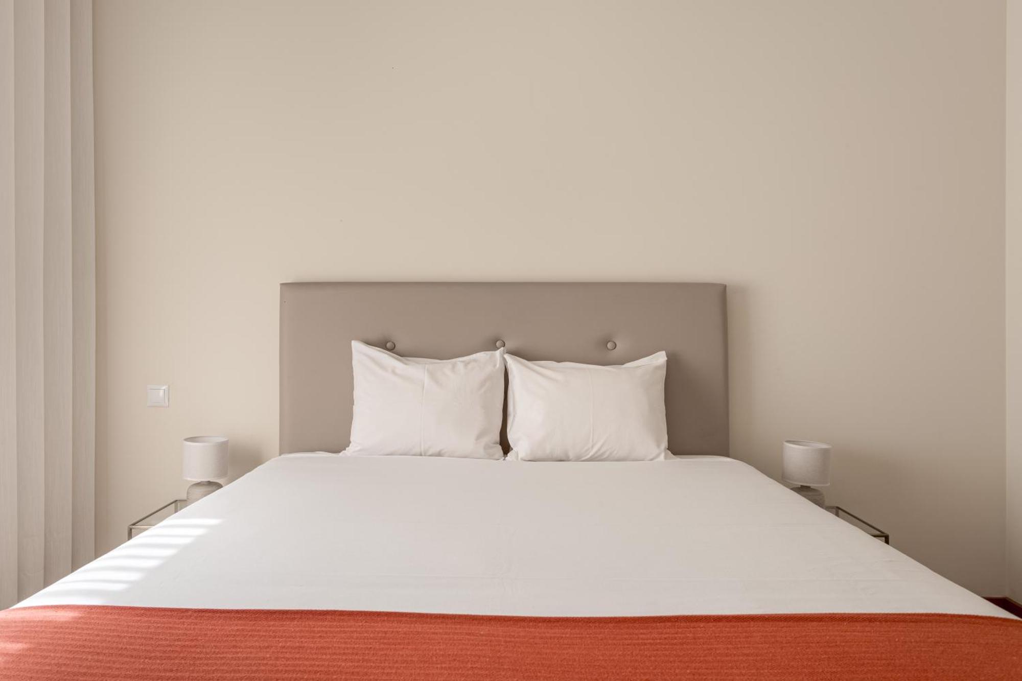 Joivy Stylish City Centre Flat With Parking Maía Kültér fotó