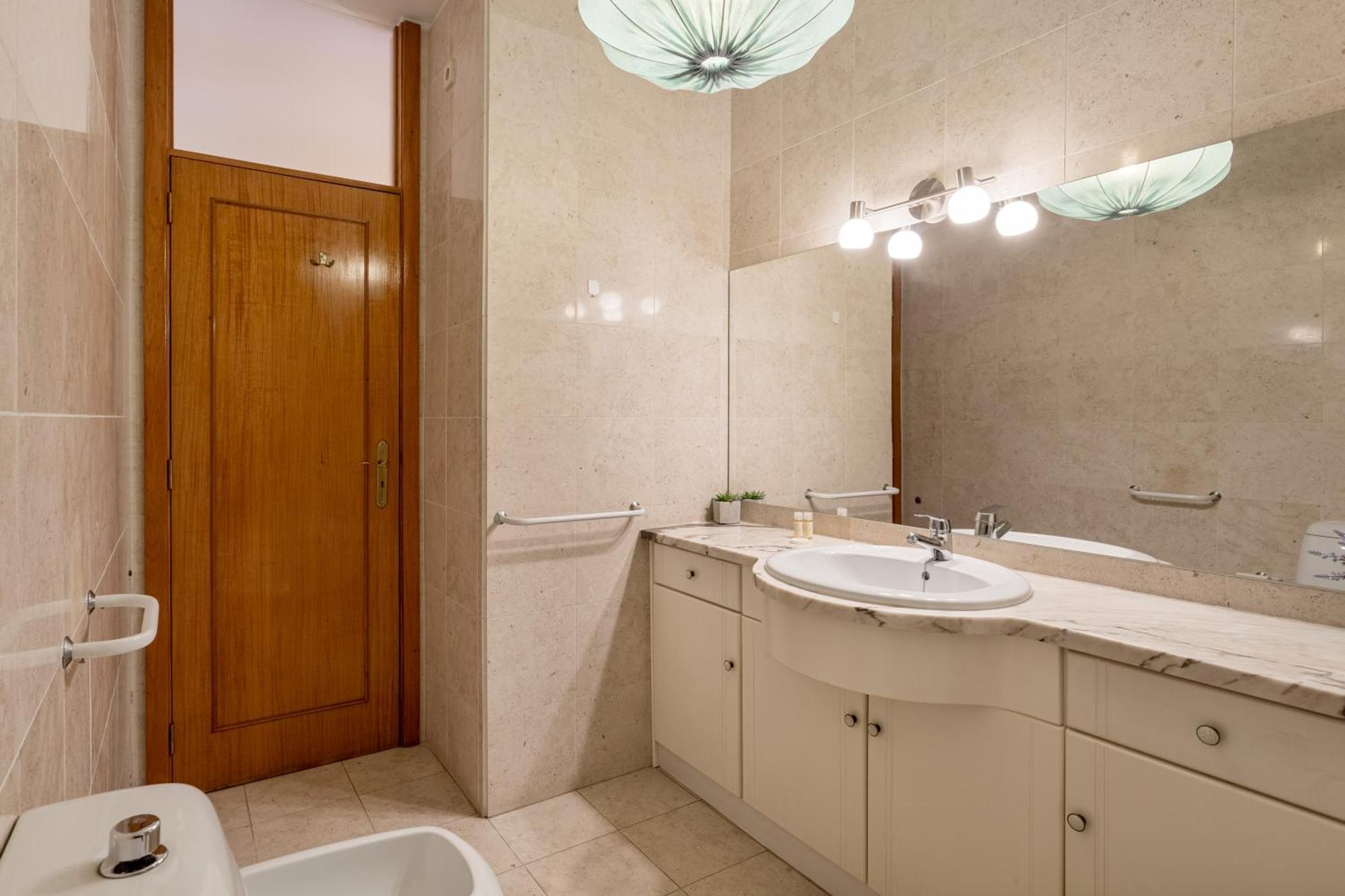 Joivy Stylish City Centre Flat With Parking Maía Kültér fotó